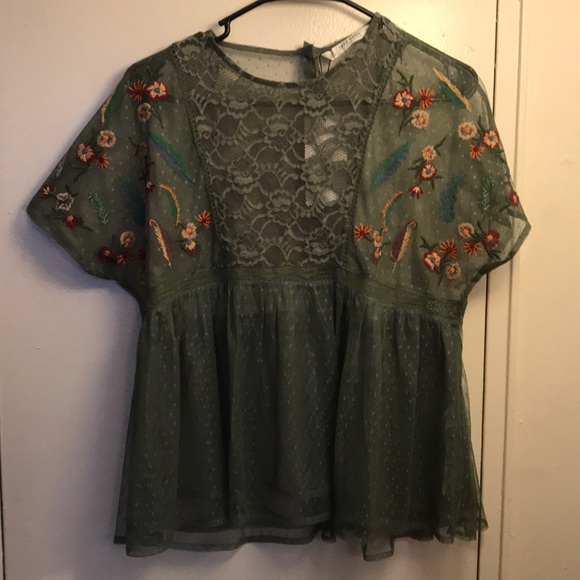 Zara Tops - NWT Lace embroidered short sleeve top by Zara
